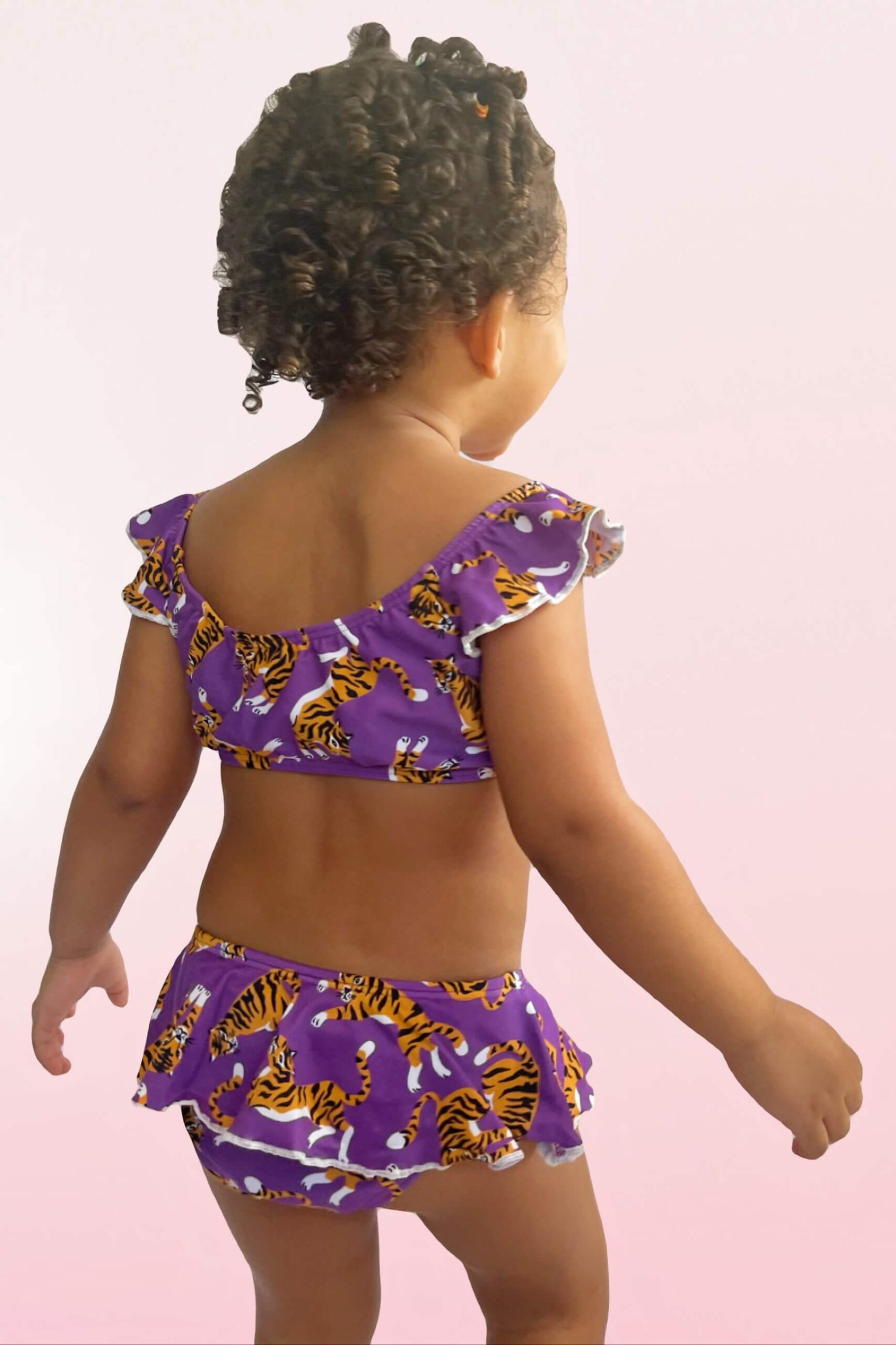Biquini Conjunto Infantil Ciganinha Tigers Tecido: Sensitel Sun Composição: 84% Poliamida e 16% Elastano. Coleção: Verão 2024 Disponível nos tamanhos: PP P M G